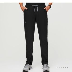 Figs black yola skinny scrub pant
